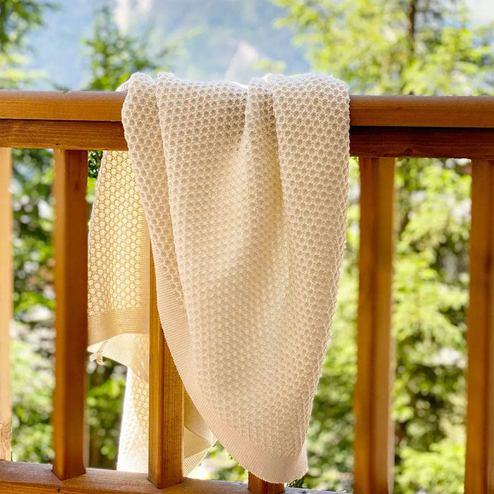 Couverture bébé nid d'abeilles en laine Disana - Dove Blue - Lilinappy