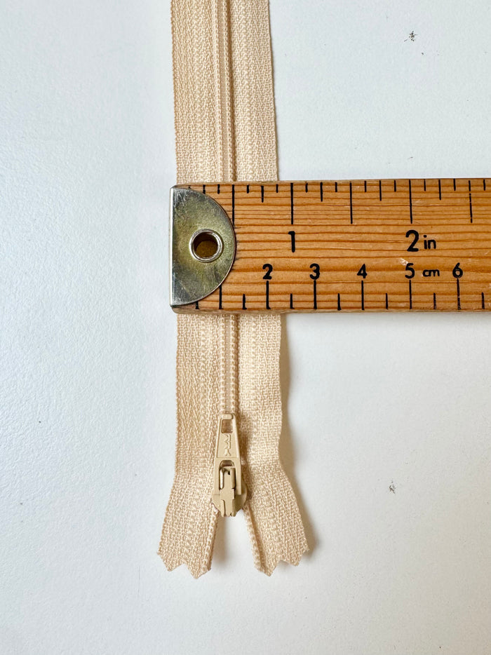 YKK 65cm/25.5inch Sand Standard Zips
