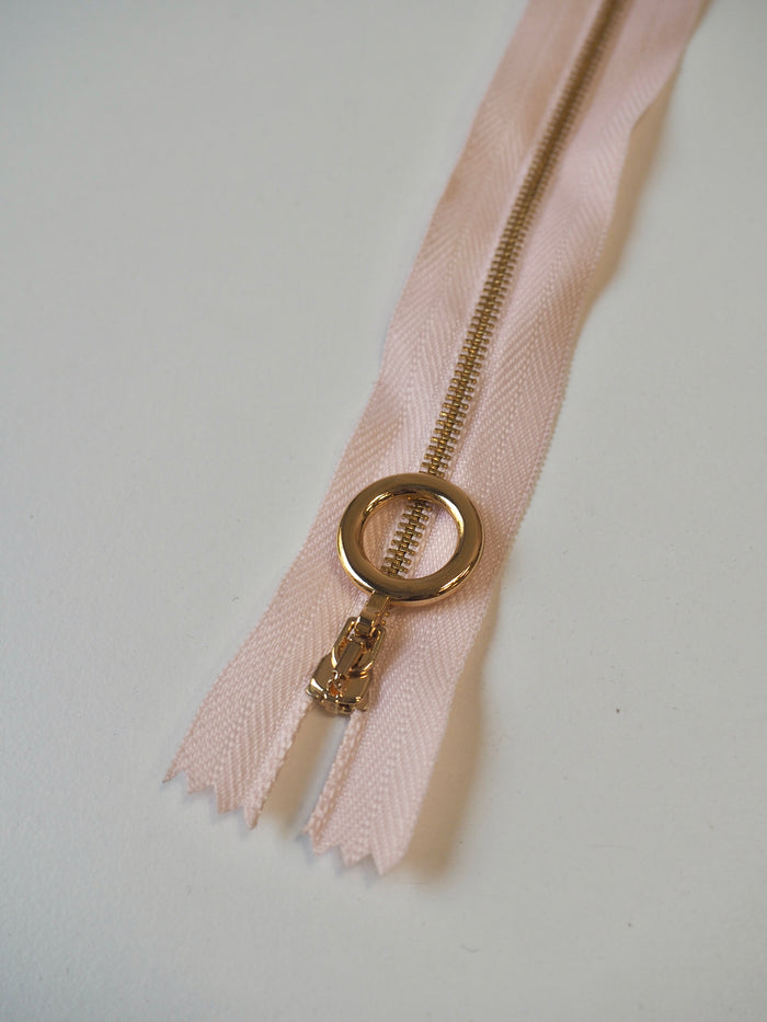 30cm/12inch O-Pull Narrow Metal Teeth Pale Pink Zips