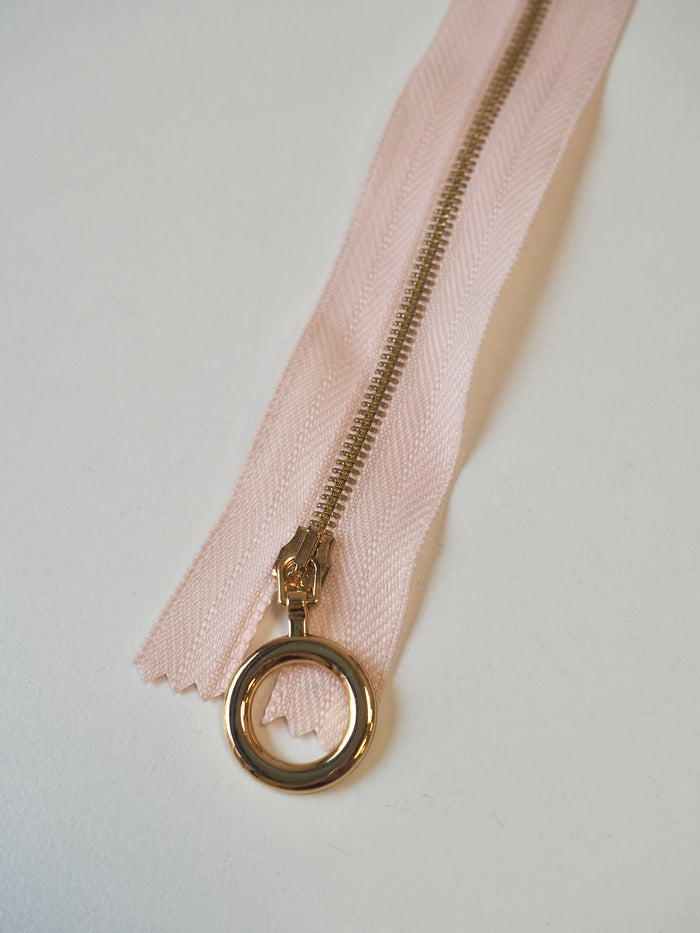 35cm/14inch O-Pull Narrow Metal Teeth Pale Pink Zips