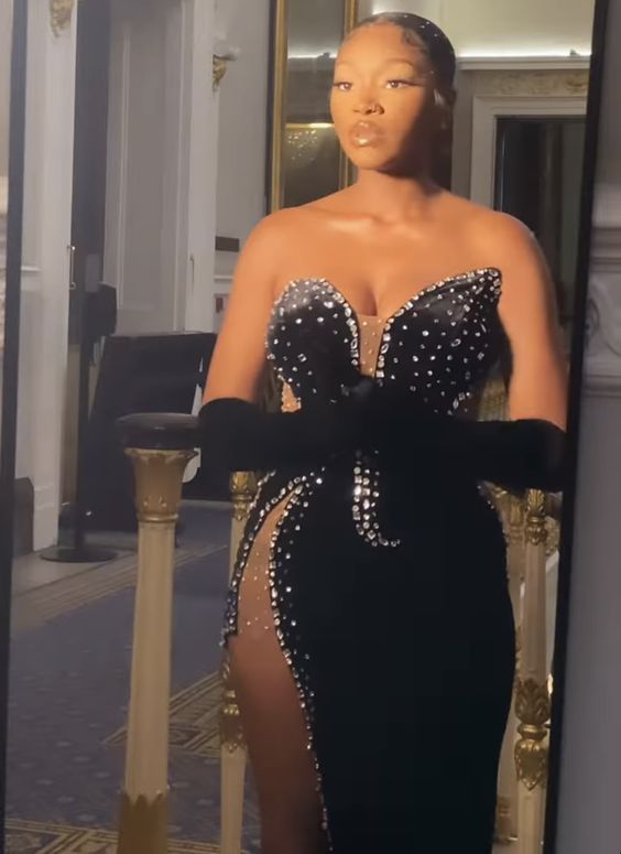 Black Women Homecoming Dress 2023 Strapless Rhinestones Velvet