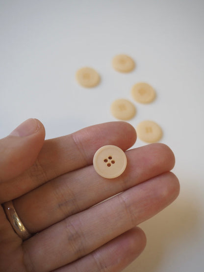 FOLK Flat-Rimmed Corozo Buttons 12mm/20L