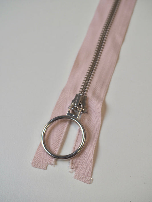 Frederyca 80cm/31.5inch O-Pull Metal Teeth Open-Ended Pale Pink Zips