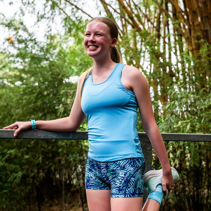 blue running singlet