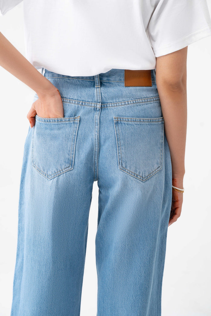 Loose Fit Denim Jeans – Women