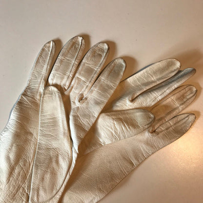 Pastel Floral Embroidered White Leather Gloves circa 1950s