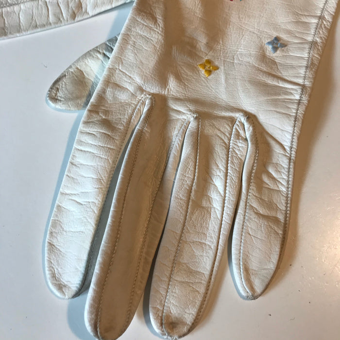 Pastel Floral Embroidered White Leather Gloves circa 1950s