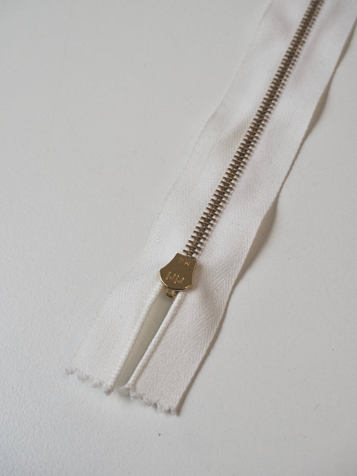 Riri 40cm/16inch White Narrow Gold Metal Teeth Zips