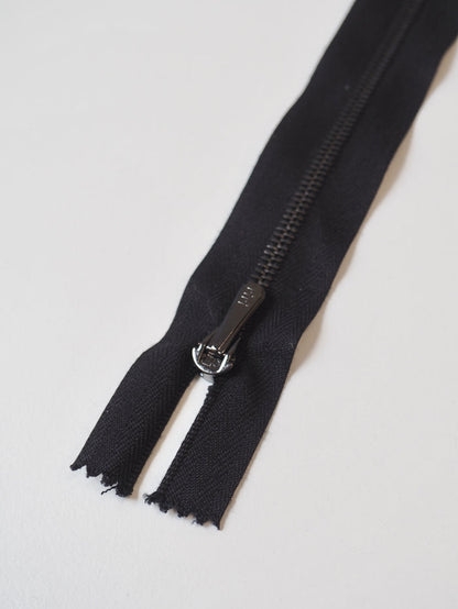 Riri 45cm/17.5inch Narrow Gunmetal Metal Teeth Zips