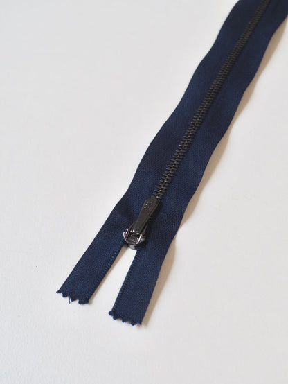 Riri 45cm/17.5inch Narrow Gunmetal Metal Teeth Zips