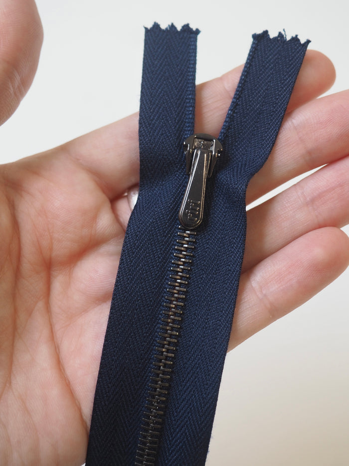 Riri 45cm/17.5inch Narrow Gunmetal Metal Teeth Zips