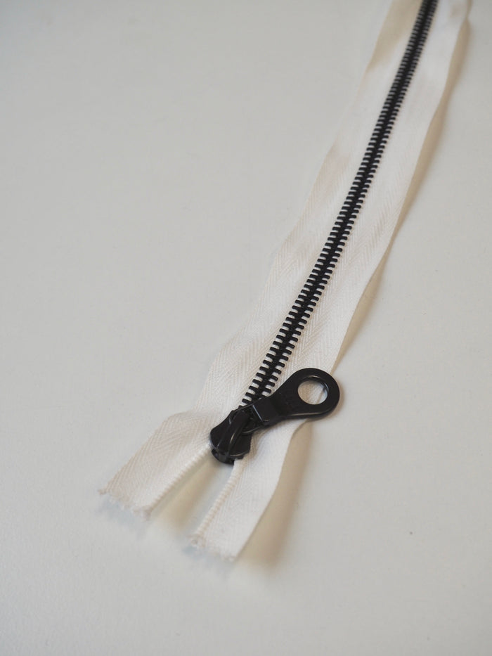 Riri 78cm/31inch Gunmetal Large Pull Metal Teeth Zips