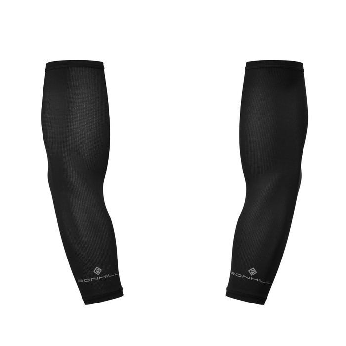 Up & Running Ronhill Race Arm Sleeves in All Black SS25 - Up and Running