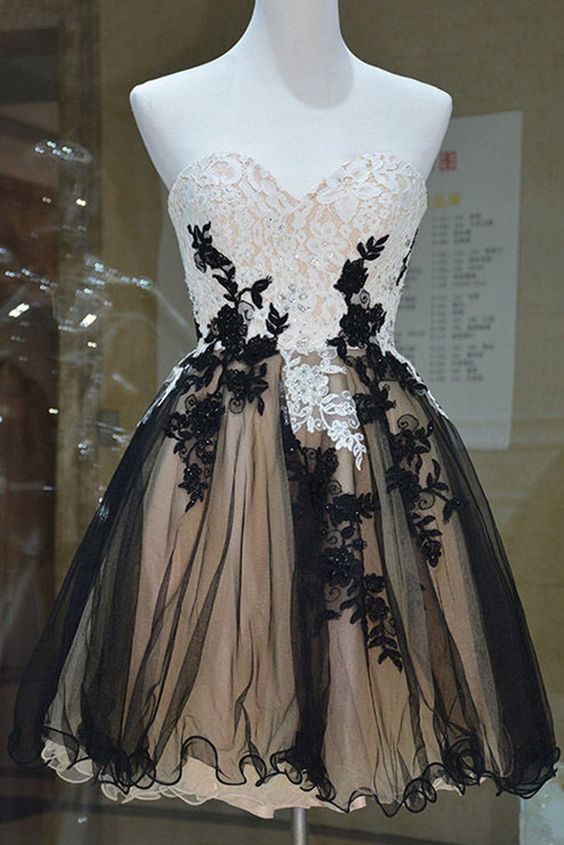 Short Homecoming Dress 2023 Strapless Tulle with Lace Appliques