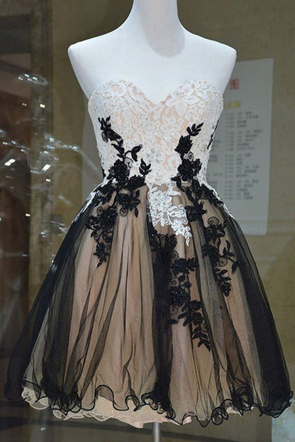 Short Homecoming Dress 2023 Strapless Tulle with Lace Appliques