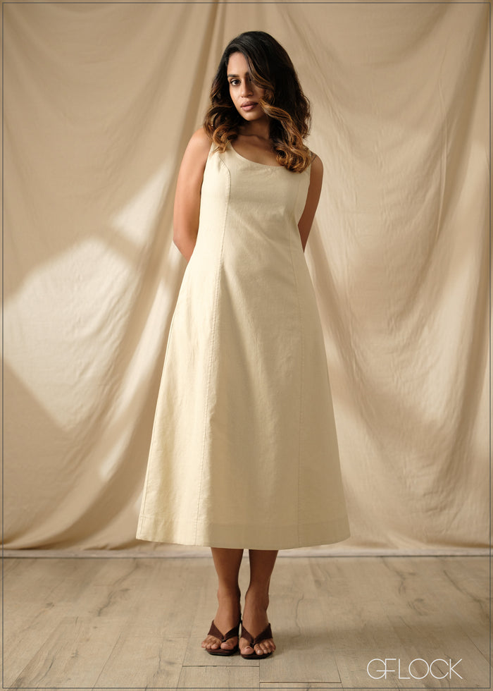 Sleeveless Midi Dress - 280925