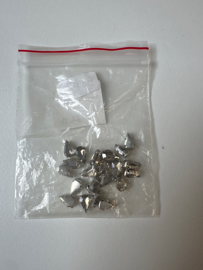 Teardrop Cup Gem Beads 7g