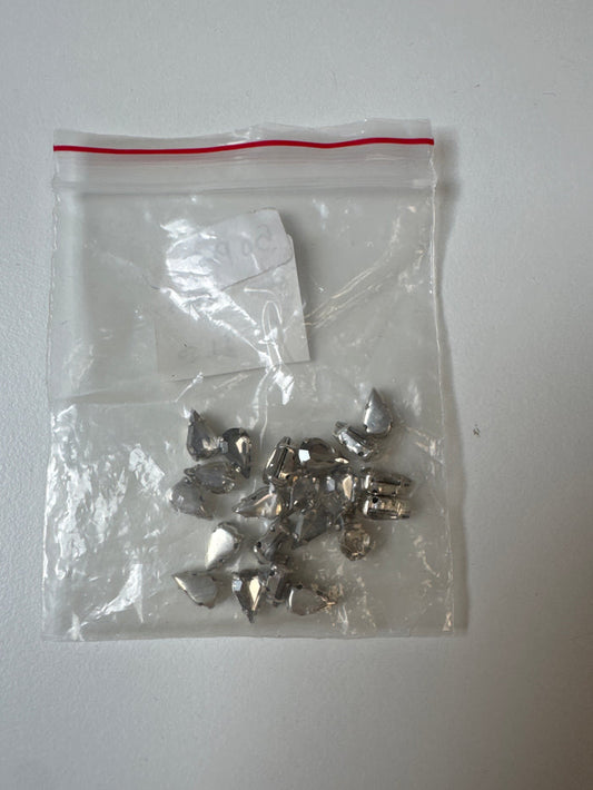 Teardrop Cup Gem Beads 7g