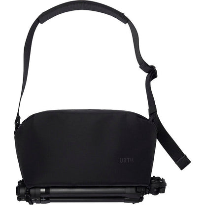Urth Crossbody Bag 5L (Black)