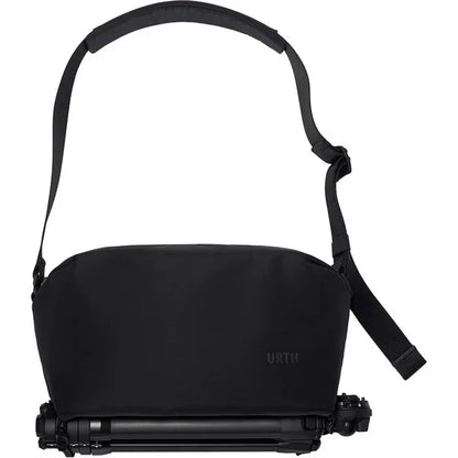 Urth Crossbody Bag 5L (Black)