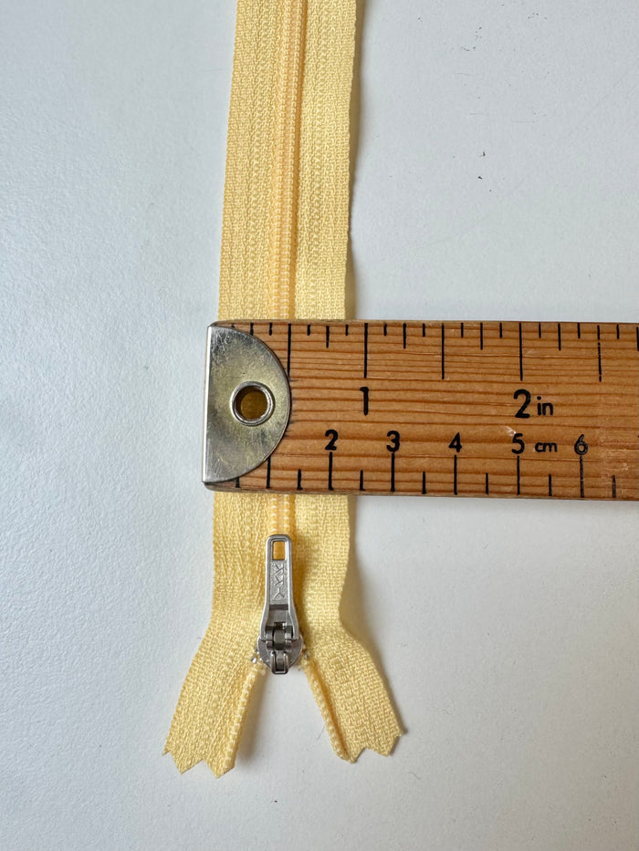 YKK 14cm/5.5inch Butter Yellow Standard Zips