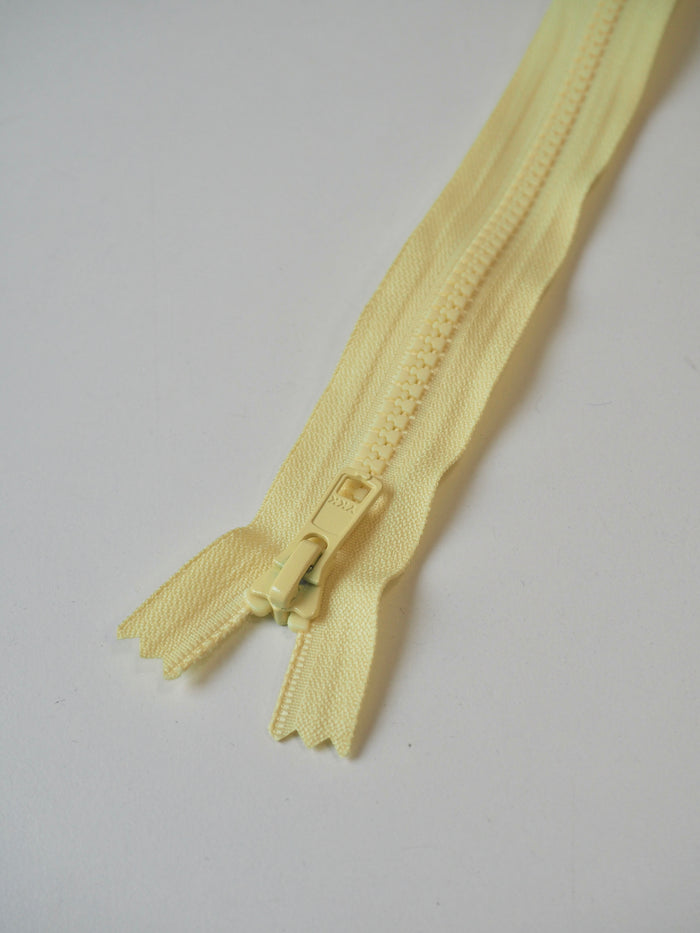 YKK 23cm/9" Pastel Yellow Chunky Plastic Teeth Zips