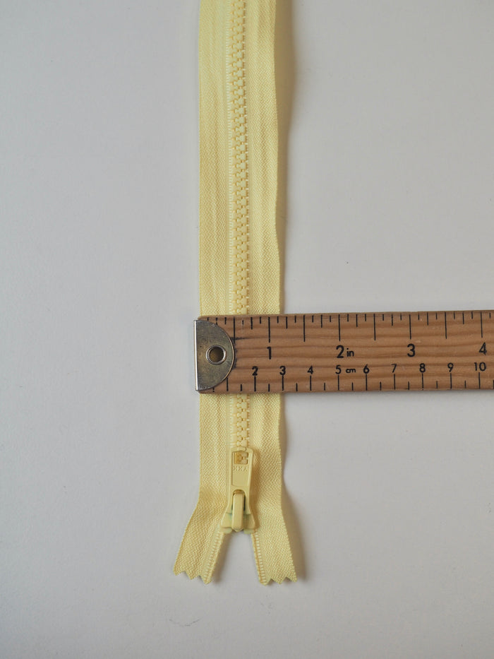 YKK 23cm/9" Pastel Yellow Chunky Plastic Teeth Zips