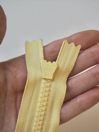 YKK 23cm/9" Pastel Yellow Chunky Plastic Teeth Zips