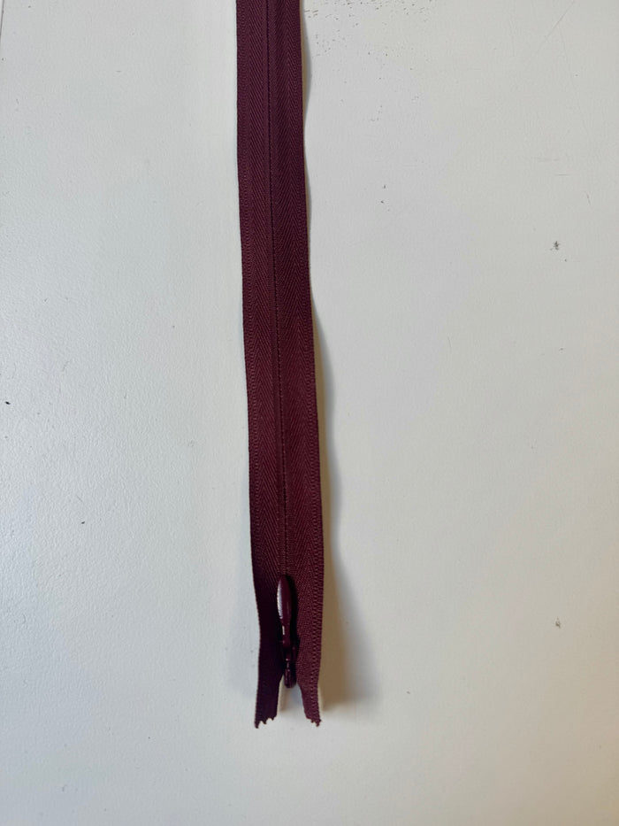 Burgundy (048)